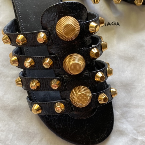 Balenciaga black with gold sandals - Picture 2 of 7